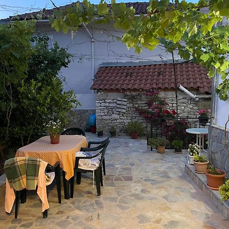 Luigi Guest House Gjirokastra Kültér fotó