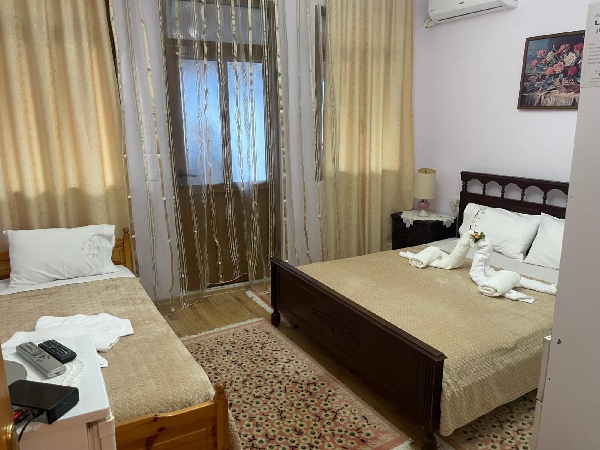 Luigi Guest House Gjirokastra Kültér fotó