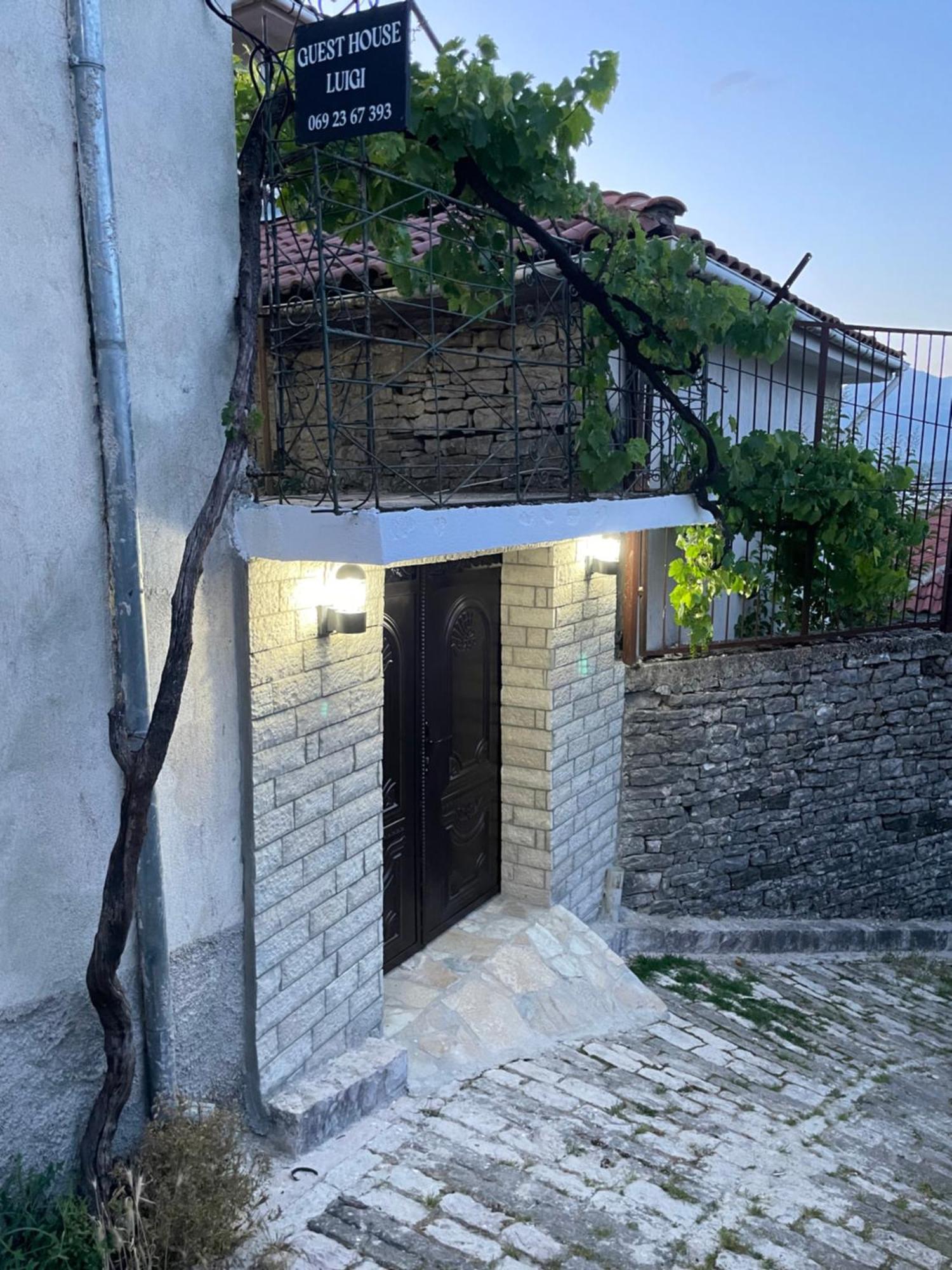 Luigi Guest House Gjirokastra Kültér fotó