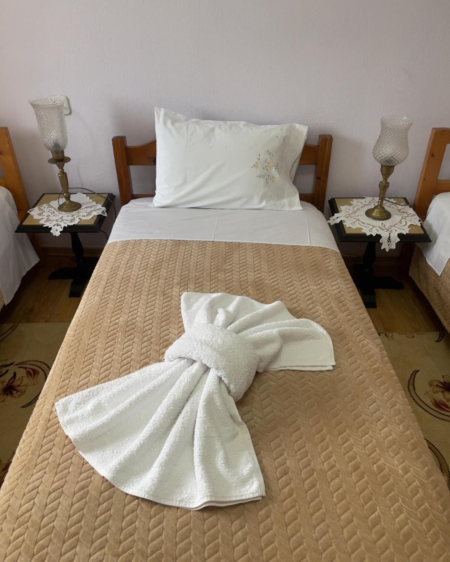 Luigi Guest House Gjirokastra Kültér fotó