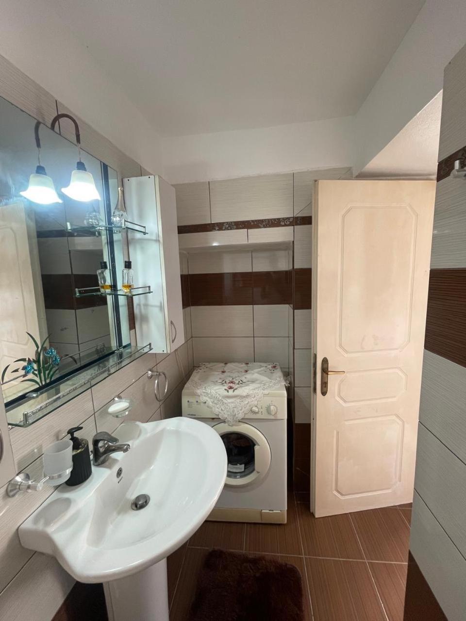 Luigi Guest House Gjirokastra Kültér fotó