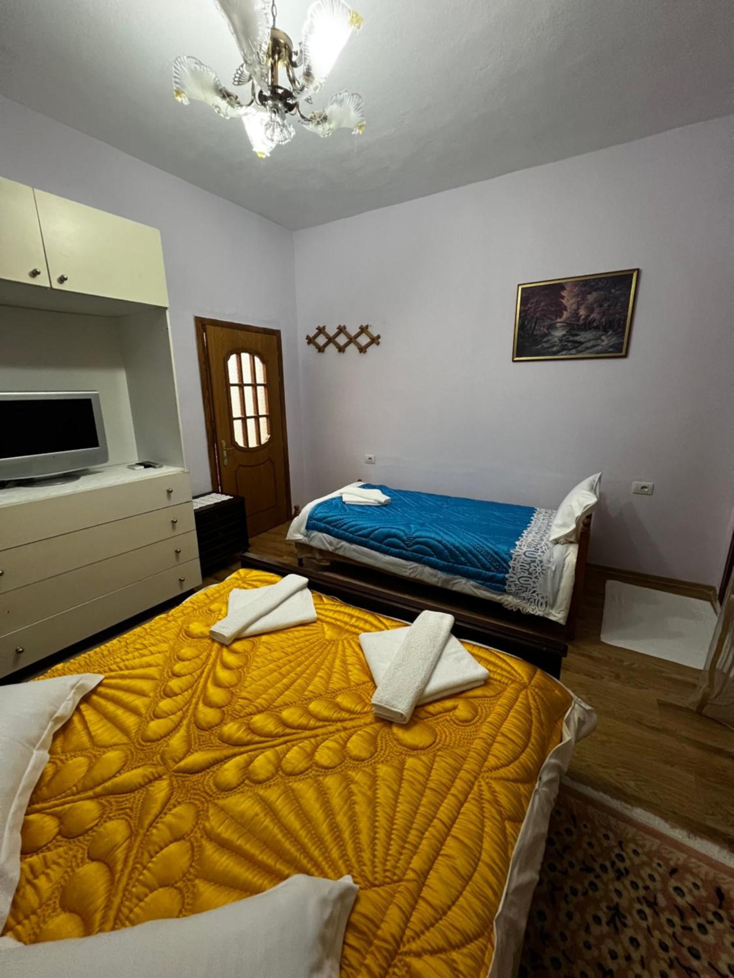 Luigi Guest House Gjirokastra Kültér fotó