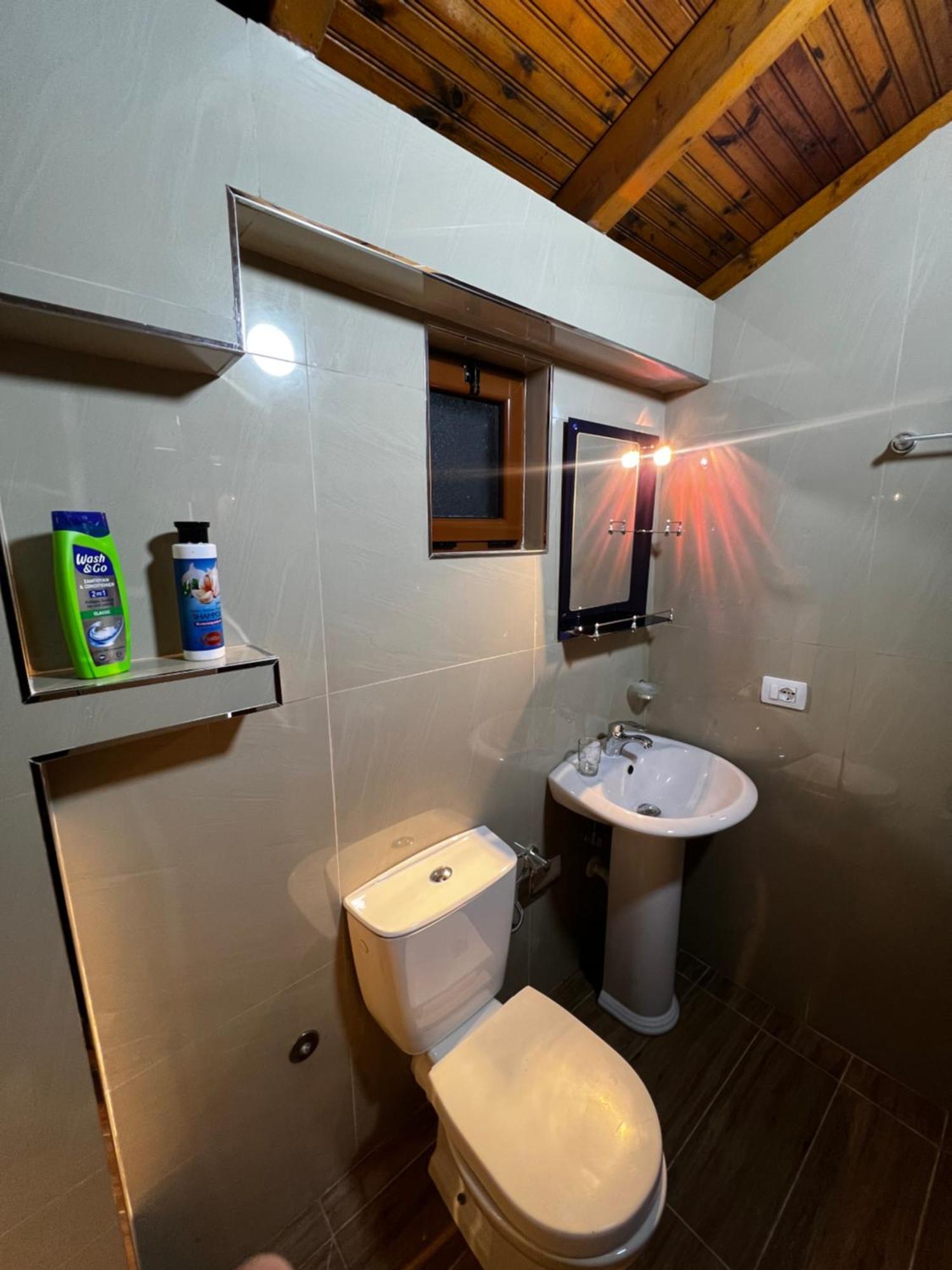Luigi Guest House Gjirokastra Kültér fotó