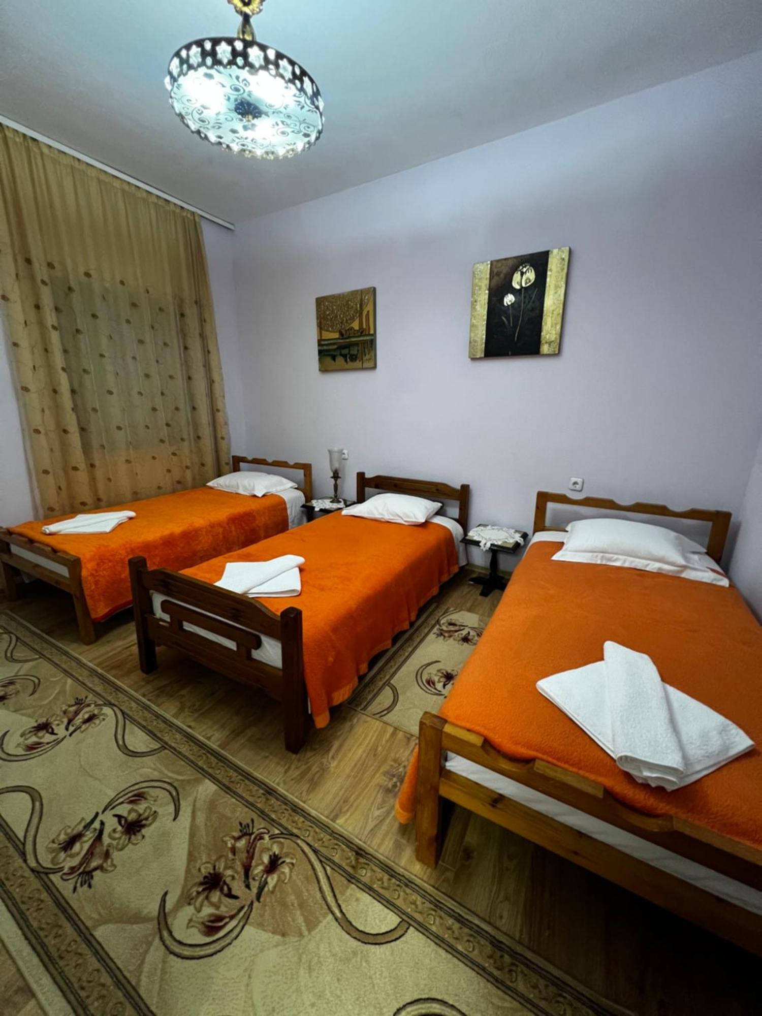Luigi Guest House Gjirokastra Kültér fotó
