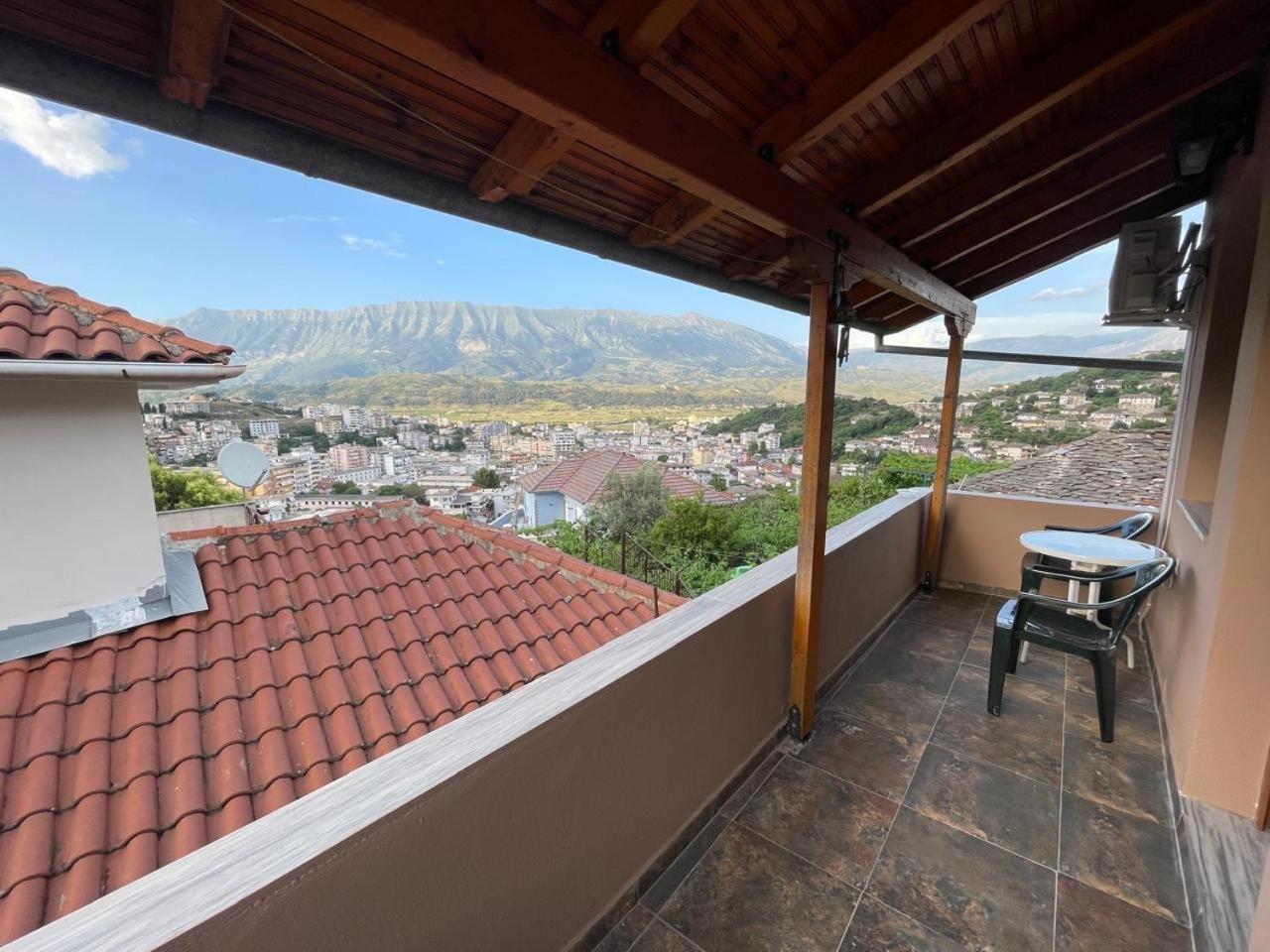 Luigi Guest House Gjirokastra Kültér fotó